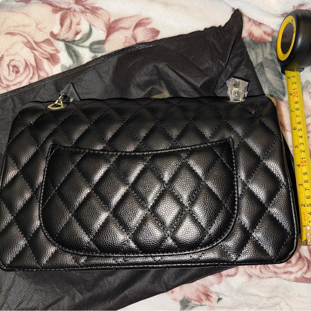 Elegant Black Quilted Women's Bag